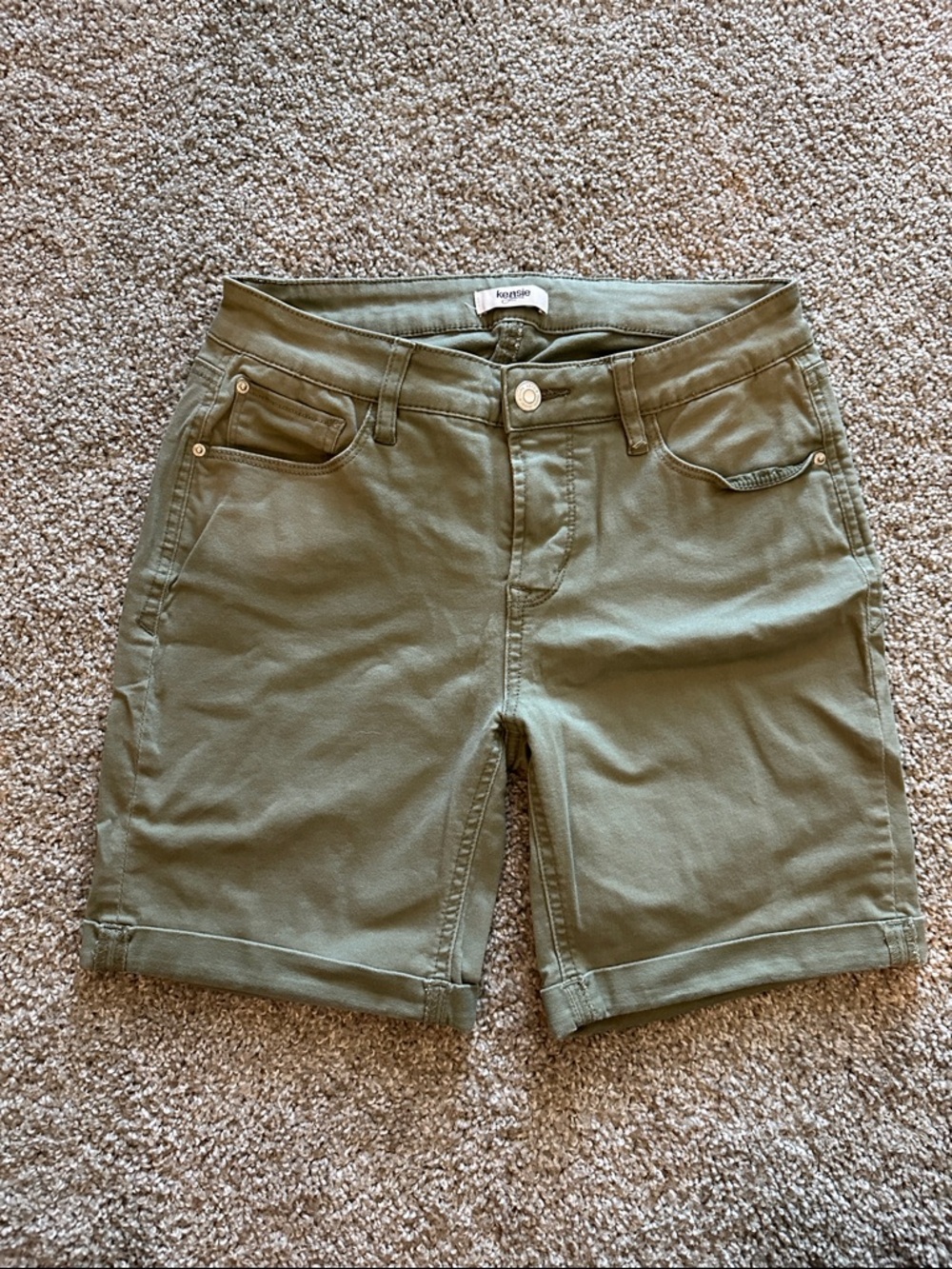 Kensie Olive Green Rolled-Hem Bermuda Shorts